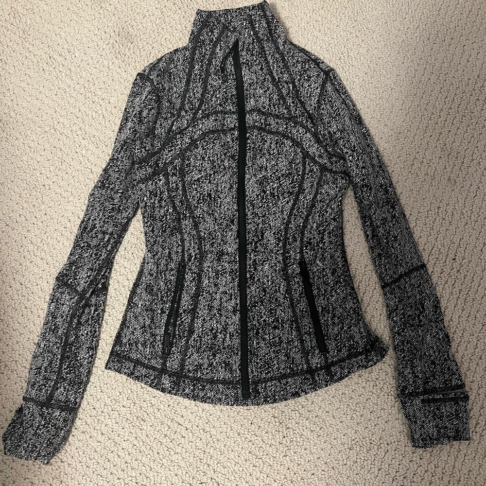 LuluLemon zip up lightly worn size 2